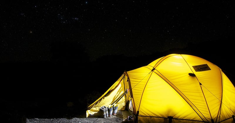 Dormir sous les étoiles : le glamping insolite dans une bulle transparente