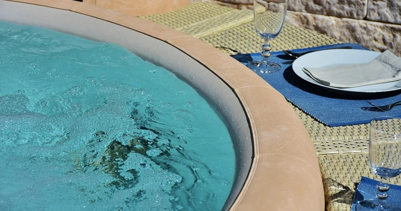 Spa, jacuzzi, bain nordique : ce qu'il faut vraiment vérifier